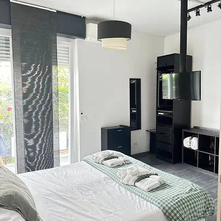 Apartment House *